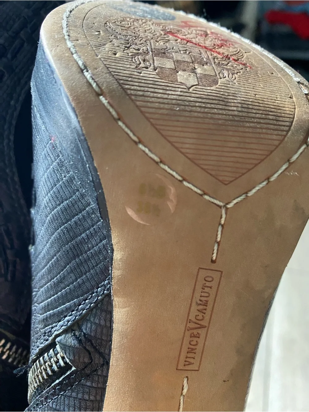 Vince Camuto stylish black